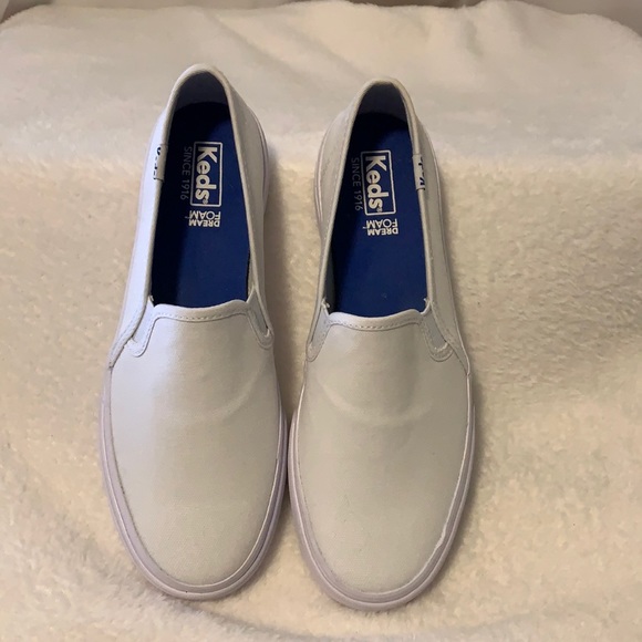 π w/o box white Keds Slip ons Sz. 6.5